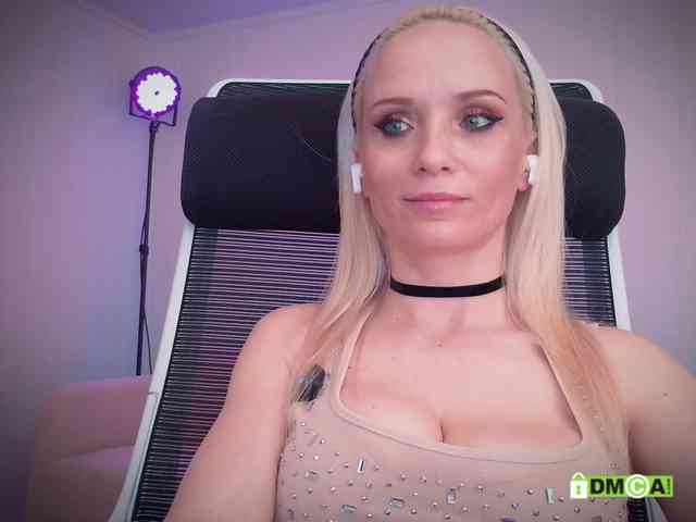 Louise_Dance webcam