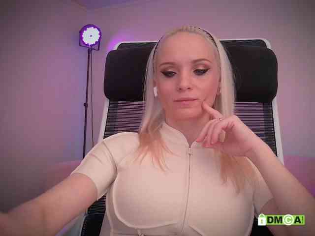 Louise_Dance webcam