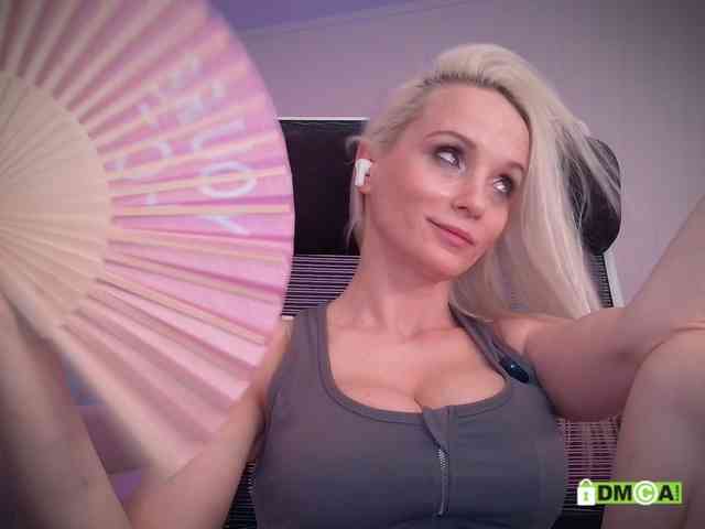 Louise_Dance webcam