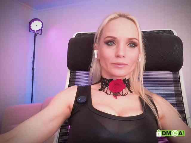 Louise_Dance webcam