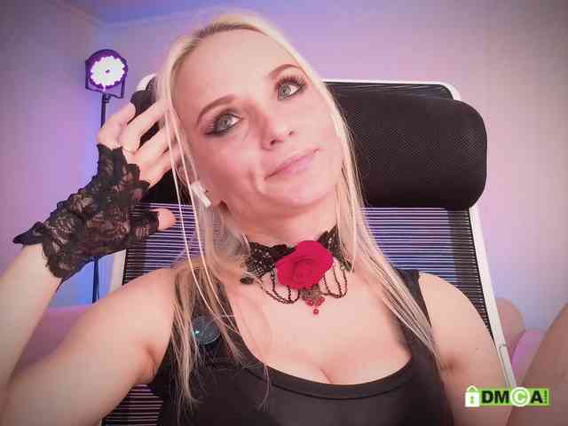 Louise_Dance webcam