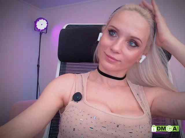 Louise_Dance webcam