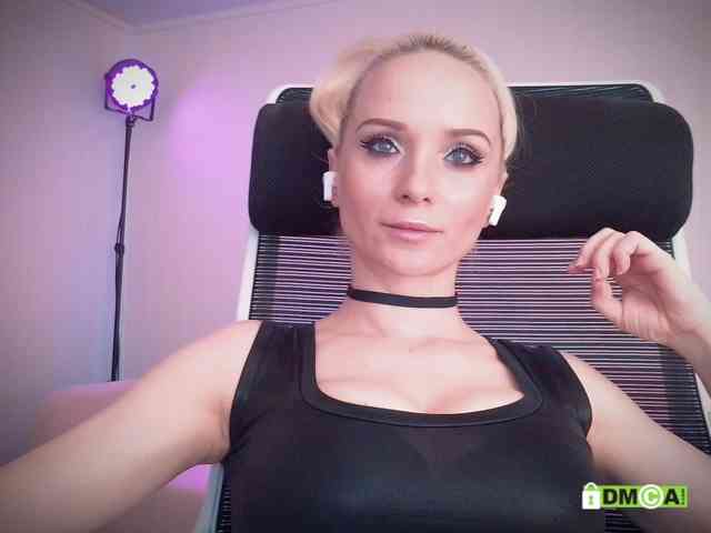Louise_Dance webcam
