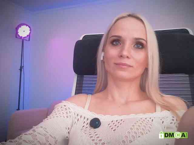 Louise_Dance webcam