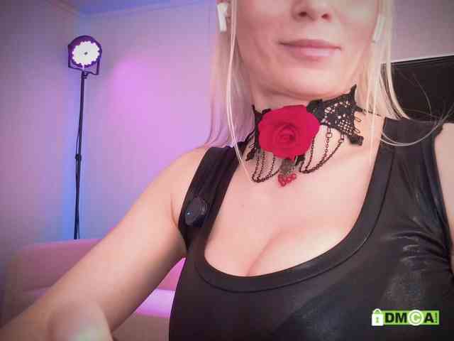 Louise_Dance webcam