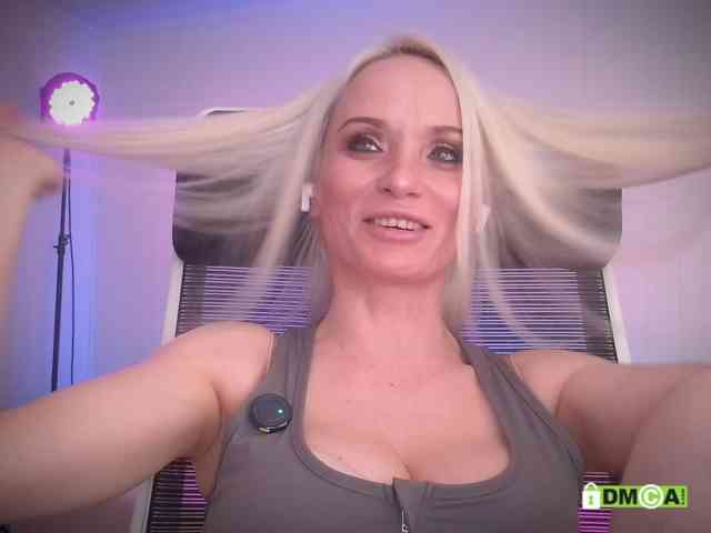 Louise_Dance webcam
