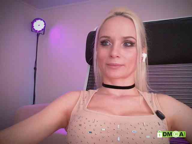 Louise_Dance webcam