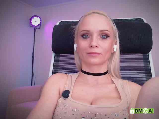 Louise_Dance webcam