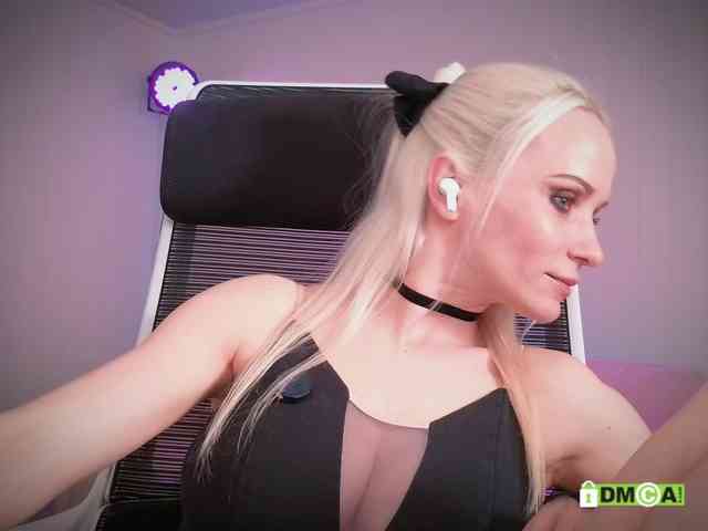 Louise_Dance webcam