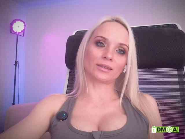 Louise_Dance webcam