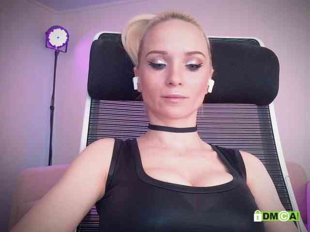 Louise_Dance webcam
