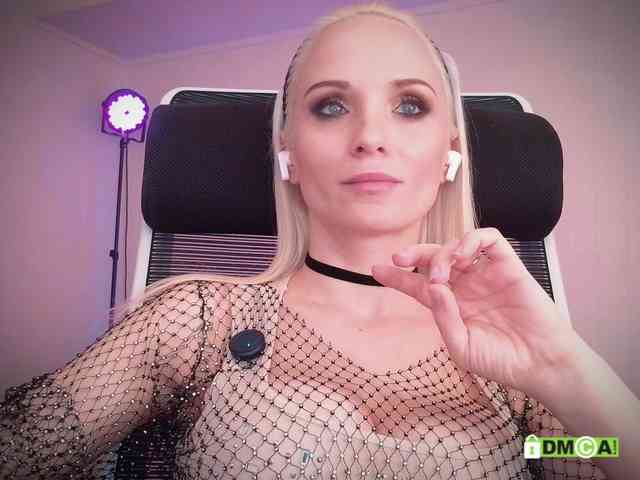 Louise_Dance webcam