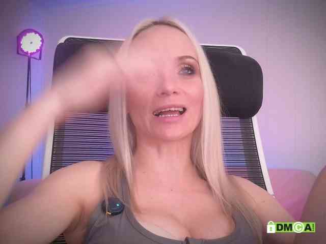Louise_Dance webcam
