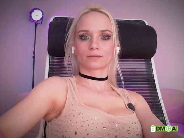 Louise_Dance webcam