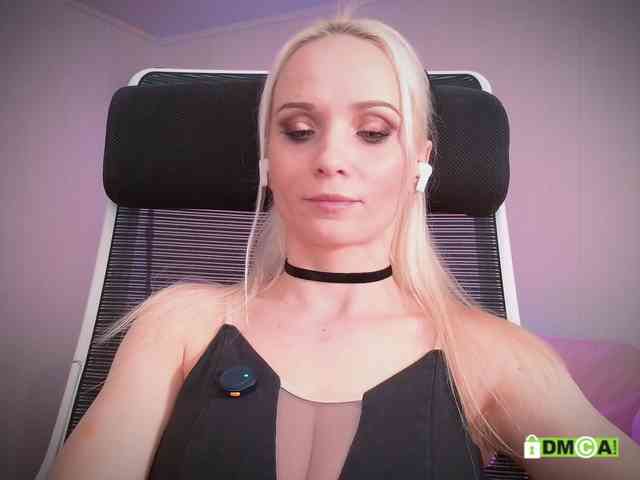 Louise_Dance webcam