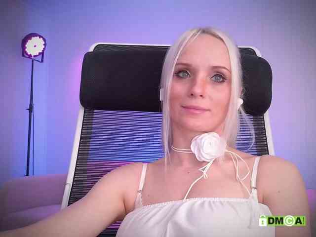 Louise_Dance webcam