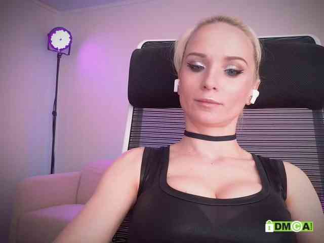 Louise_Dance webcam