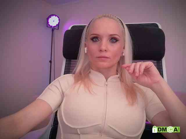 Louise_Dance webcam