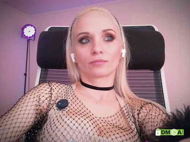 Louise_Dance webcam