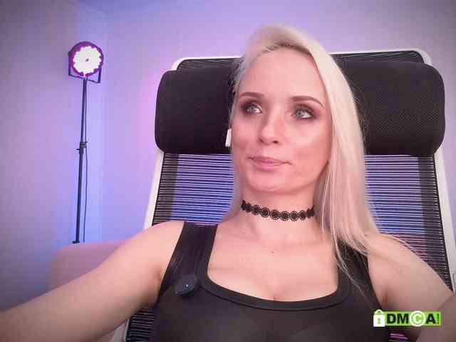 Louise_Dance webcam