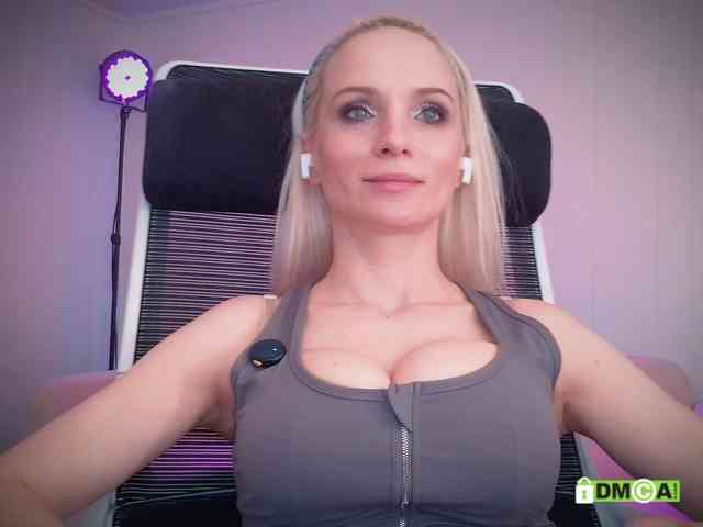 Louise_Dance webcam
