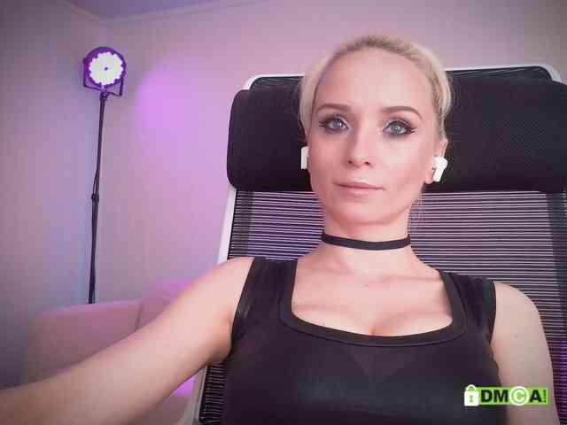 Louise_Dance webcam