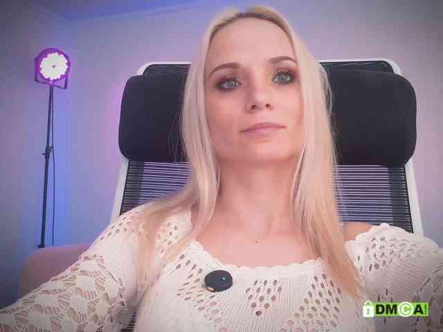 Louise_Dance webcam