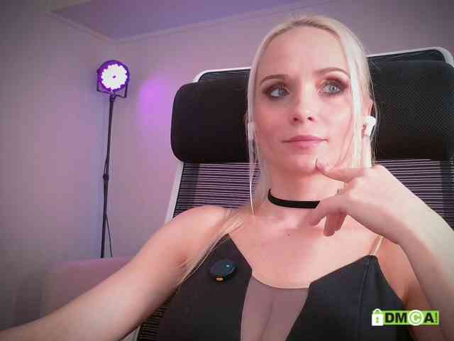 Louise_Dance webcam