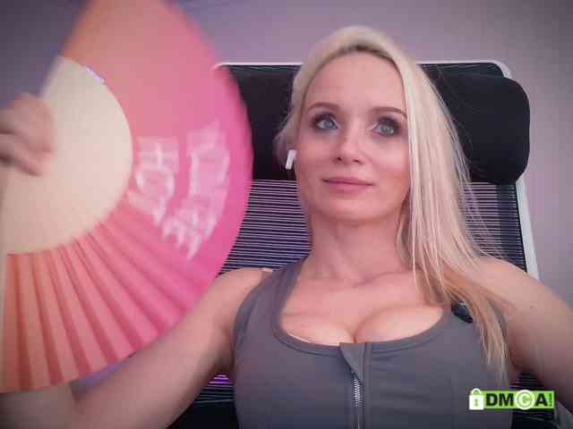 Louise_Dance webcam