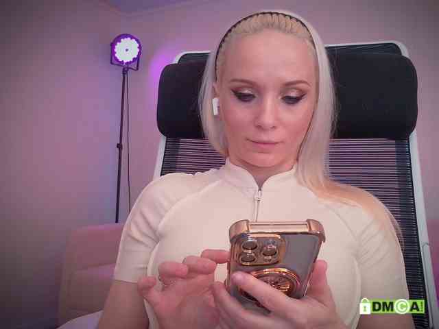 Louise_Dance webcam