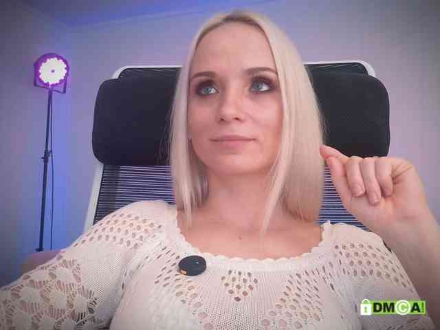 Louise_Dance webcam
