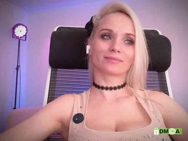Louise_Dance webcam