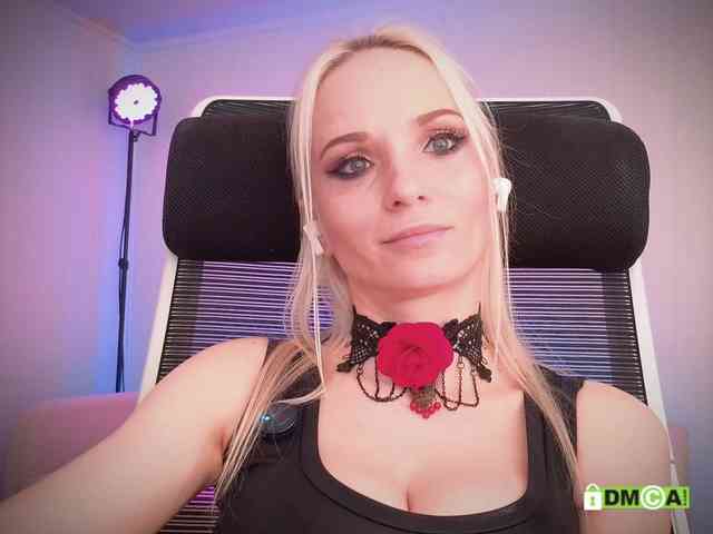 Louise_Dance webcam