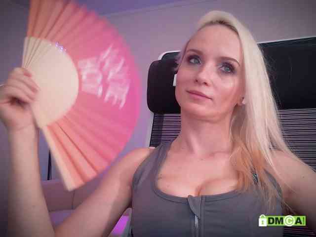 purple-love Live Webcam on BongaCams