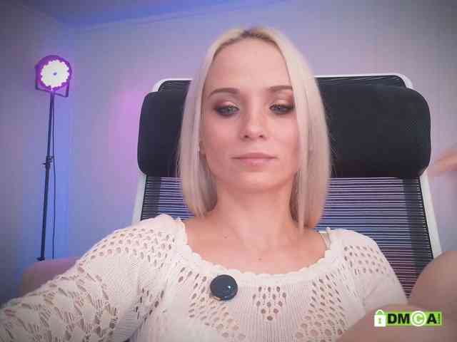 Louise_Dance webcam