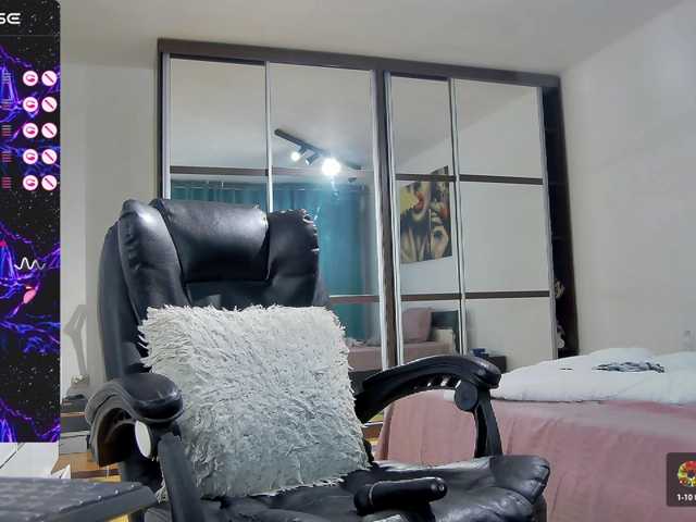 roxyy69 live cam on BongaCams
