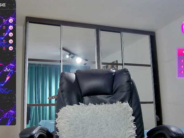 roxyy69 live cam on BongaCams