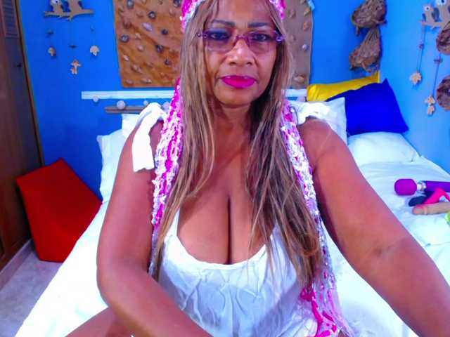 AdaBlake live cam on BongaCams