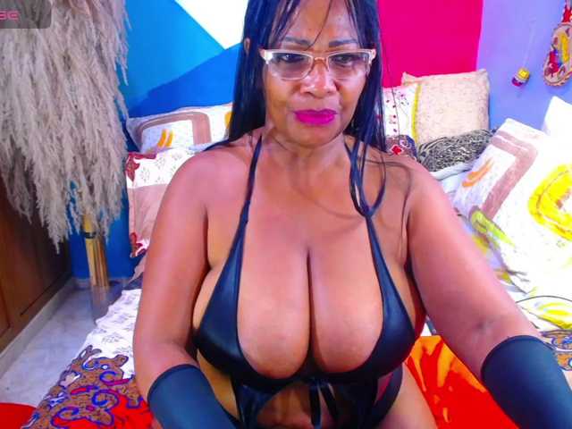 AdaBlake, en vivo ahora en BongaCams