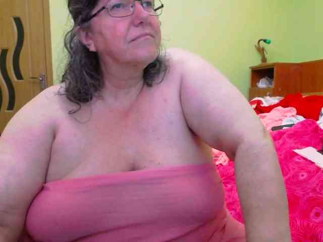 HugeTitsXXX