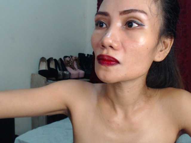 Zarenah live webcam show