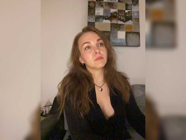 Alisasqrl live cam on BongaCams