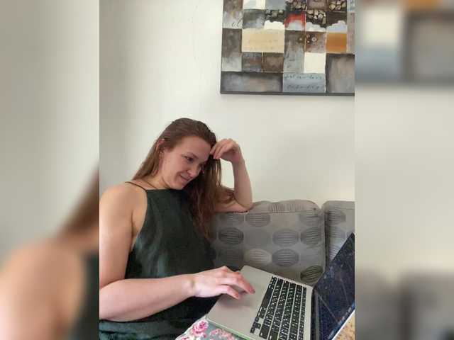 Alisasqrl live cam on BongaCams