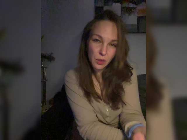 Alisasqrl's BongaCams show and profile