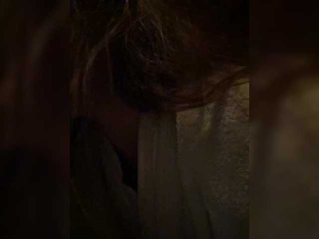 Alisasqrl live cam on BongaCams