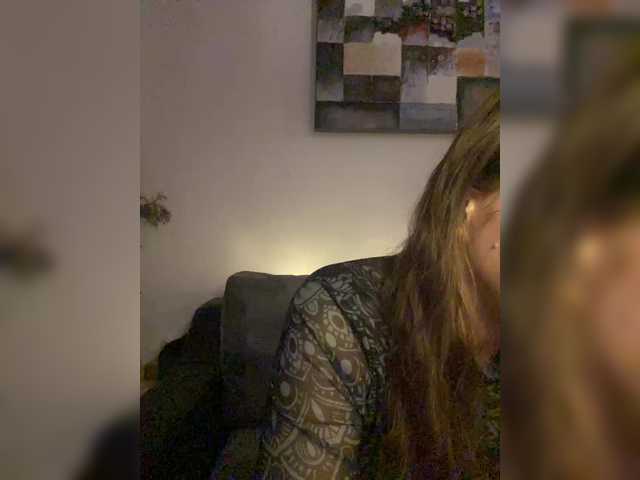 Alisasqrl's BongaCams show and profile