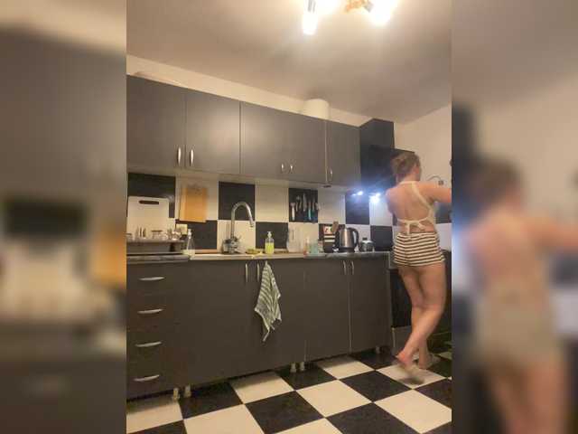 Alisasqrl live cam on BongaCams