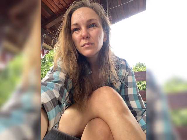 Alisasqrl live cam on BongaCams