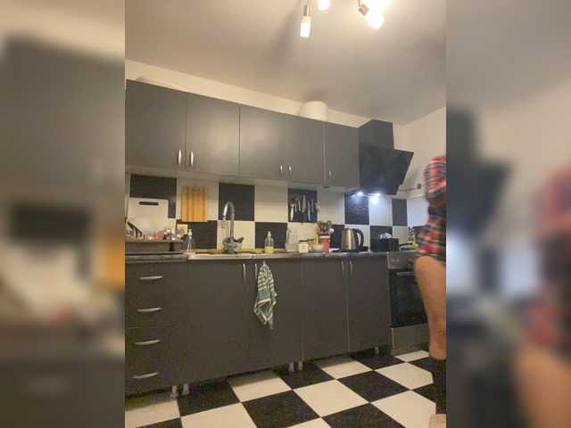 Alisasqrl live cam on BongaCams