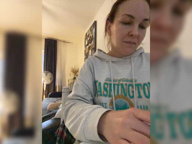 Alisasqrl live cam on BongaCams